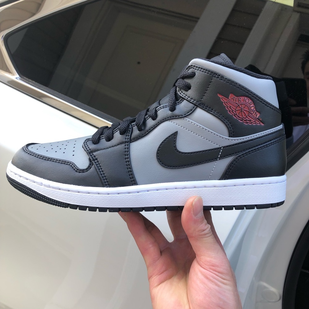Nike Air Jordan 1 Mid Shadow
